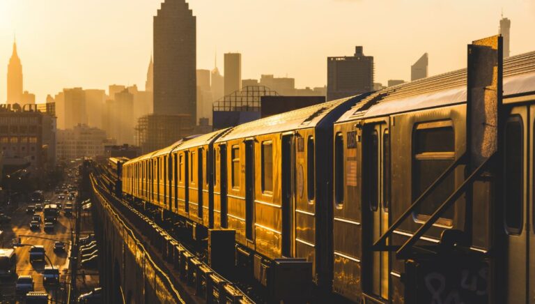 Nju Jork rihap metronë 24-orëshe, për një arsye
