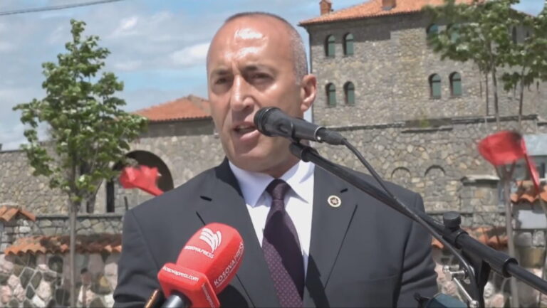Dita e dëshmorëve të Deçanit, Haradinaj: Lufta e UÇK nuk mund të njolloset