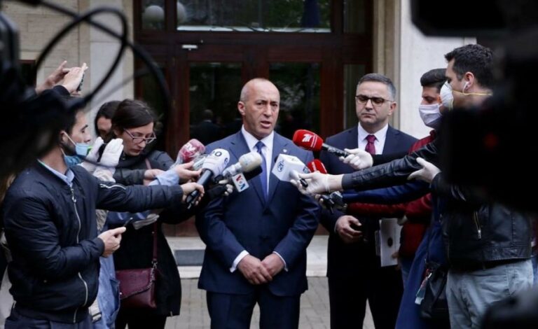Haradinaj: Sot të gjithë jemi gazetarë!