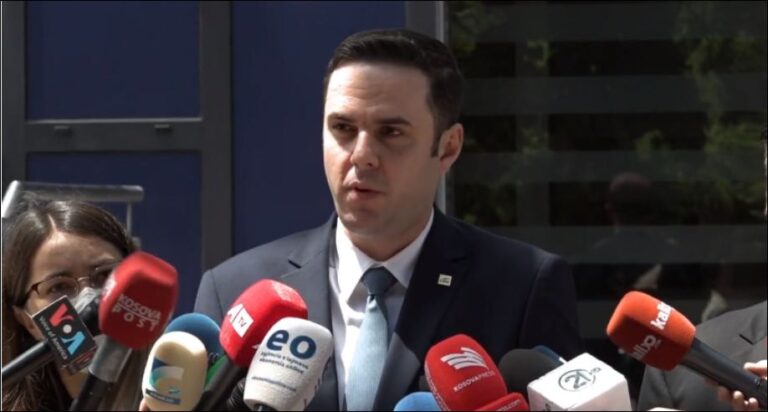 Dialogu Kosovë-Serbi, Abdixhiku: Kurtit ia bëmë një qartësim, një kërkesë dhe një ofertë