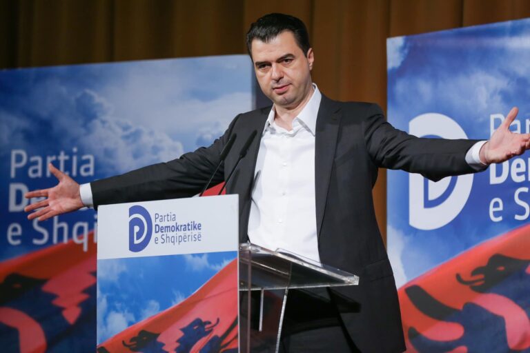 Basha i rikthehet takimeve në Dibër: Kurrë nuk do dorëzohemi përpara këtij regjimi
