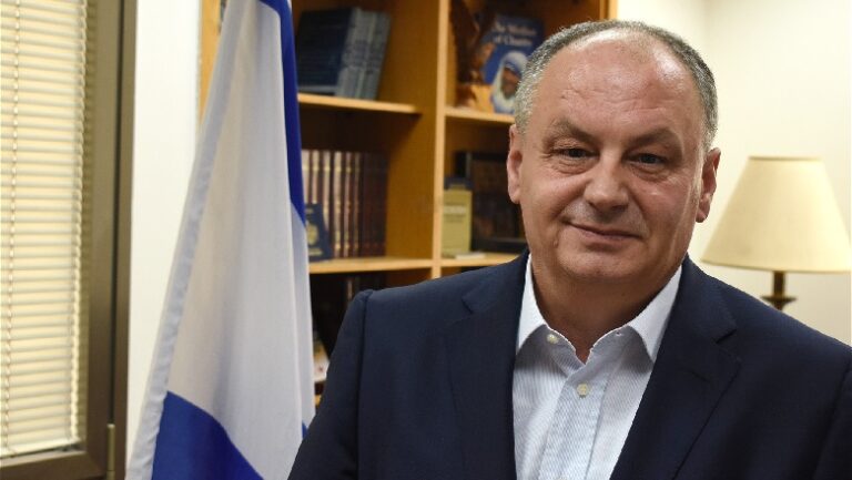 Raketat e Hamasit rrezikojnë Ambasadën Shqiptare në Izrael