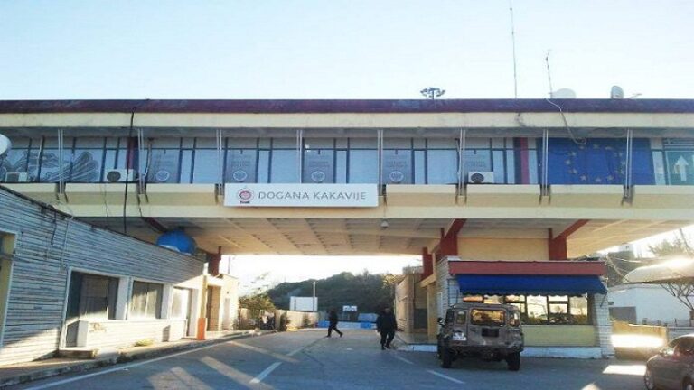 21-vjeçari nga Bangladeshi arrestohet në Kakavijë, po transportonte 7 emigrantë të paligjshëm