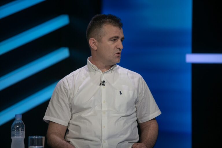 Ibsen Elezi denoncon Belind Këlliçin: Unë një manipulator vote nuk kam sesi e promovoj politikisht