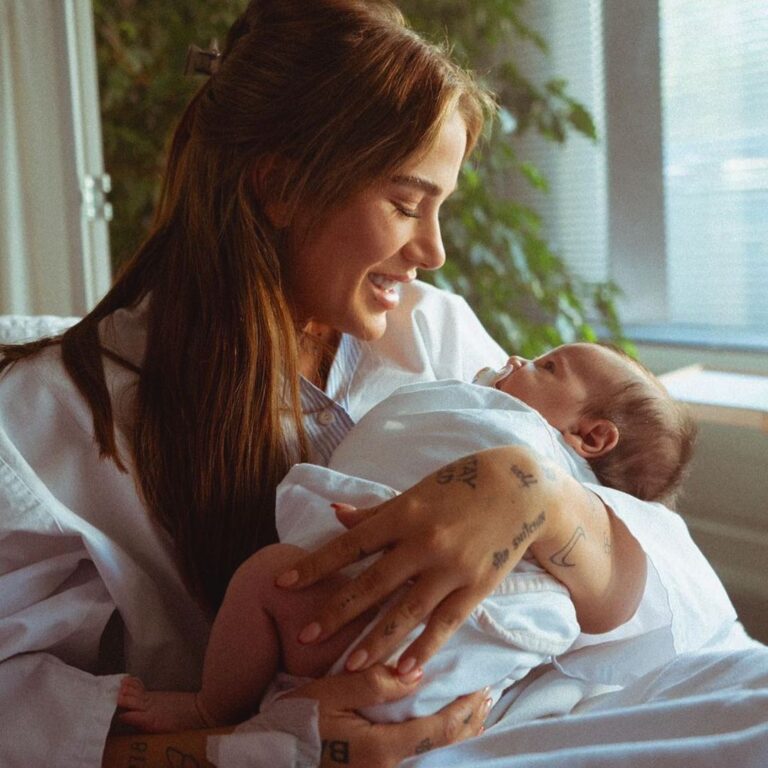 Loredana dhe Mozzik bëjnë lëmsh rrjetet sociale me foton e bebit