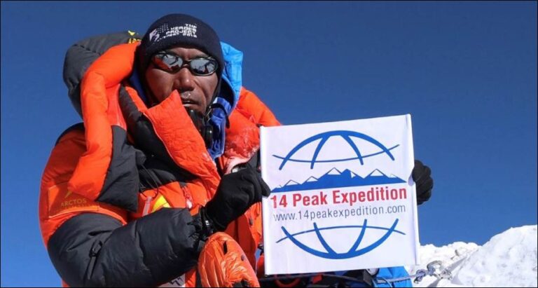 Burri nga Nepali thyen rekord, ngjitet në malin Everest për herë të 25-të