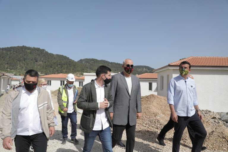 Rama dhe Veliaj inspektojnë lagjen e re me 20 shtëpi në Vaqarr, gati punimet për shkollën dhe qendrën komunitare