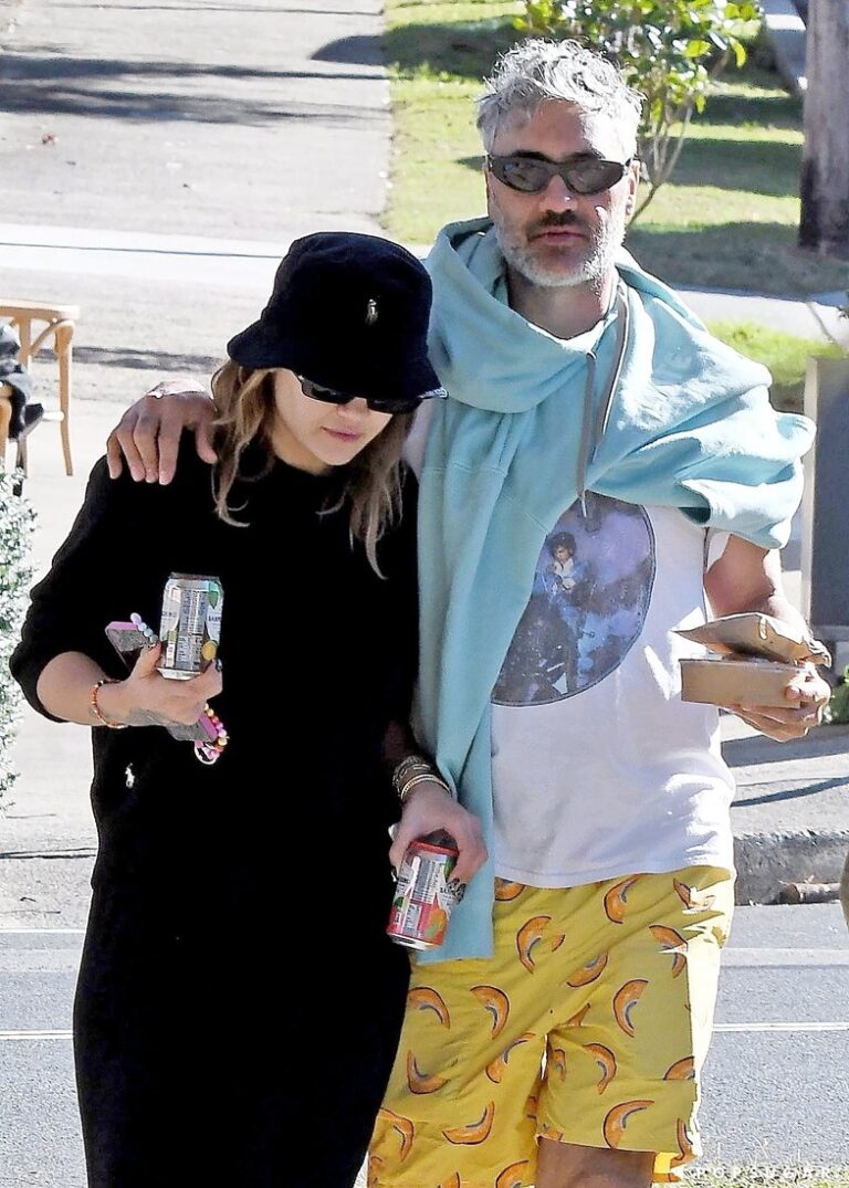 Rita Ora në një lidhje dashurie me komedianin 15 vite më të madh