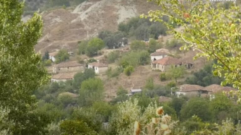 U premtohet prej 3 dekadash, banorët dalin në protestë dhe kërkojnë rrugën
