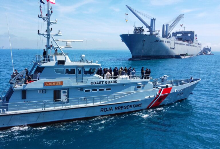 Ambasada amerikane nxjerr fotot nga stërvitja “DefenderEurope21”: 6 mijë ushtarë amerikanë u stërvitën krah shqiptarëve