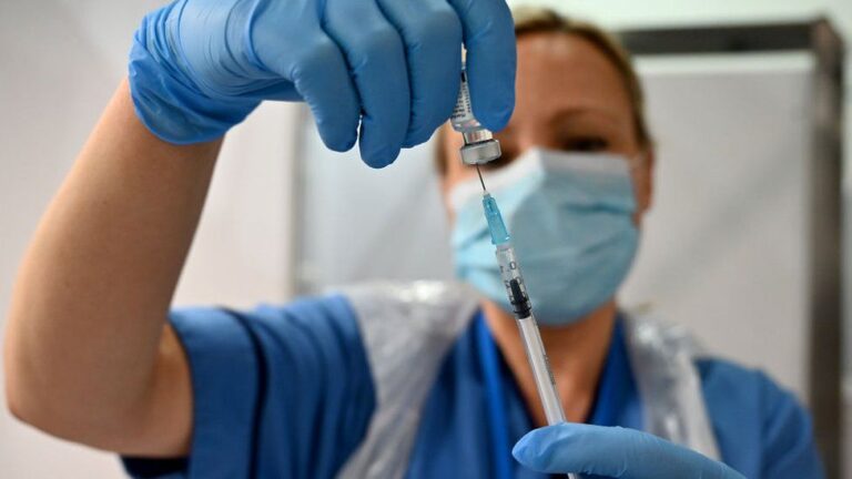 Dy doza Pfizer apo AstraZeneca, efikase kundër variantit të ri Delta