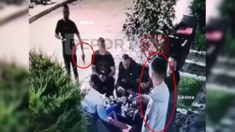 Tronditëse! Të rinjtë po luanin ‘Ruletë ruse’, 27-vjeçari pati fatin e keq se pistoleta qëlloi e mbushur