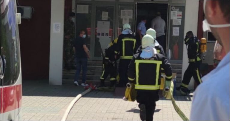 Zjarr në Klinikën e Radiologjisë në Shkup, zjarrëfikësit nxitojnë për të shpëtuar pacientët