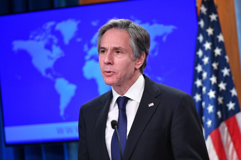Ambasada amerikane në Tiranë publikon mesazhin e Blinken: Mbetemi të bashkuar për Ukrainën