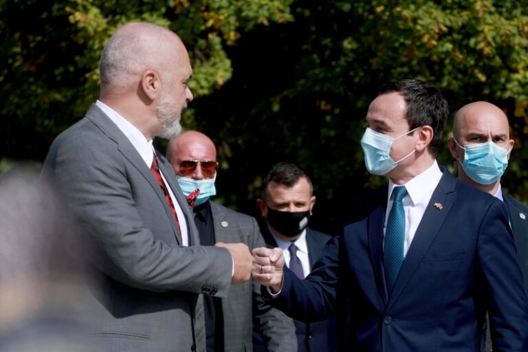 Thirrja nga Rexhep Qosja: Rama dhe Kurti të kenë mendime të njëjta. Jo dy politika kombëtare
