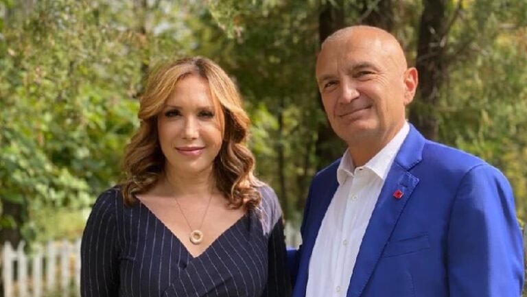 Evi Kokalari shfaqet krah Presidentit Meta