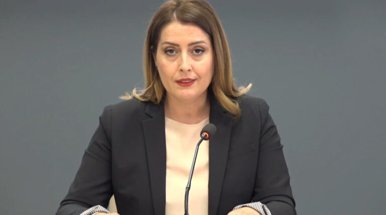 Rama ndan thirrjen e Ministres së Shëndetësisë për qytetarët për t’u vaksinuar sa më parë (VIDEO)