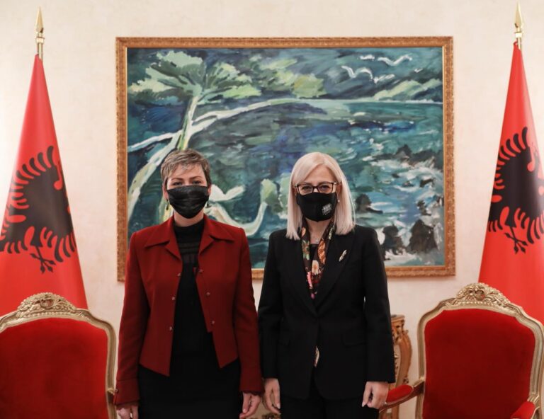 Lindita Nikolla pret kryetaren e Komunës së Preshevës