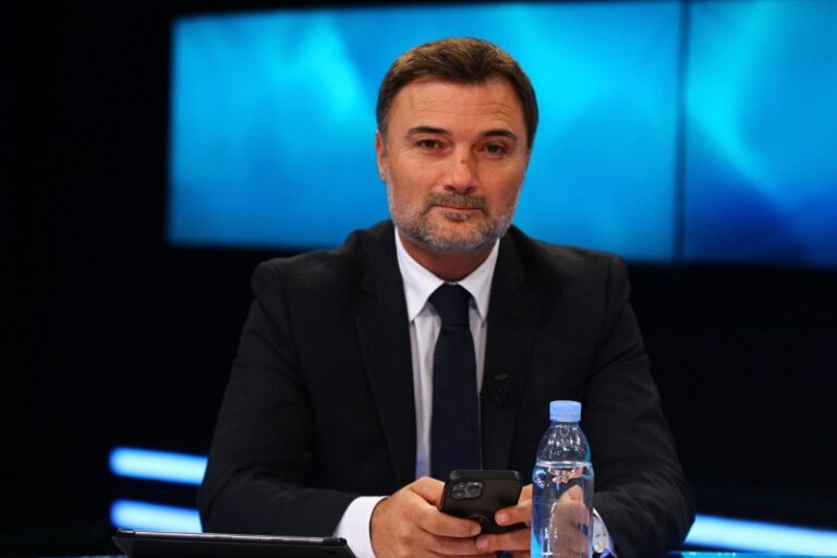 Alibeaj i PD tregon rrugën që do të sjellë rrëzimin e regjimit: Jo me mitraloz