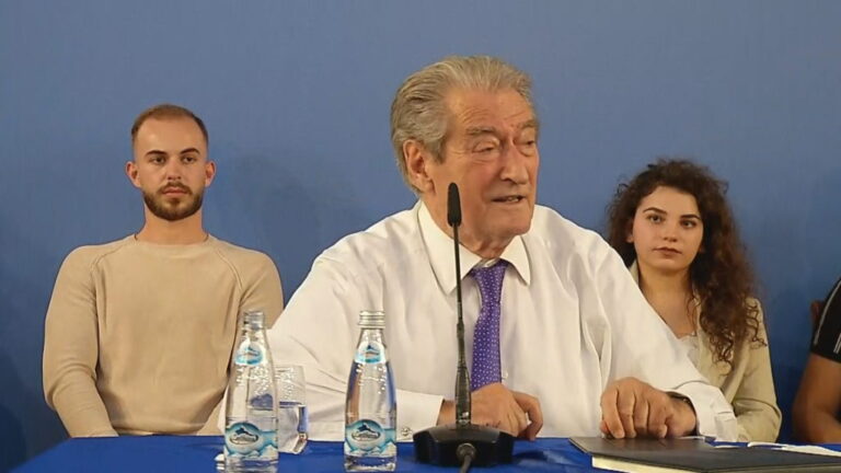 Berisha: Basha fitoi përballë Olldashit se ishte kryebashkiak, gabimi im që e mbështeta publikisht