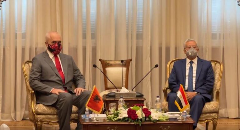 Kryeministri Rama në Egjipt, takohet me kreun e Parlamentit