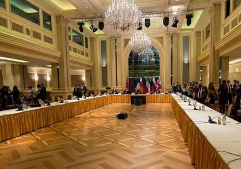 A do ta përmirësonin ekonominë e Iranit, heqja e sanksioneve dhe negociatat me Teheranin?