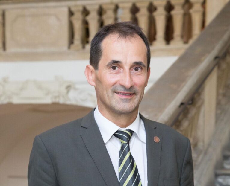Bota përballë krizës energjitike, Janez Kopac këshillon Shqipërinë sesi të reagojë