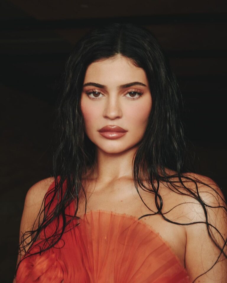 Kylie Jenner zhgënjen fansat