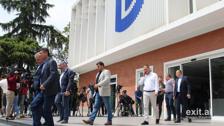 39 deputetët e PD-së pro Vetting-ut në politikë, edhe ata pro Berishës