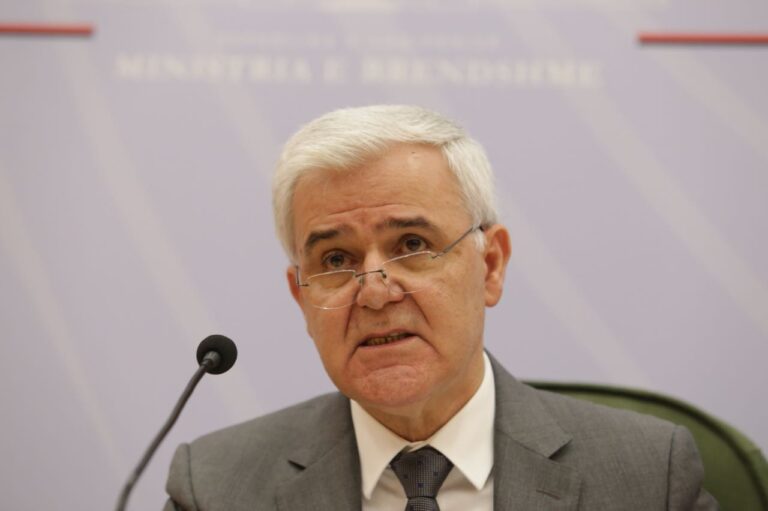 Fatmir Xhafaj flet për SPAK-un: Njerëz peng të mëkatit të tyre, janë gati “t’u djegin”