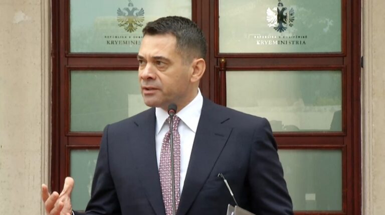 Zëvendëskryeministri tregon si do bëhet shpërndarja e qytetarëve të dëmtuar nga tërmeti në shtëpitë e reja
