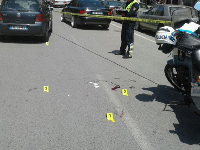 Aksident i rëndë në Kamëz. Përplaset me shtyllën e tensionit, ndërron jetë 30-vjeçari