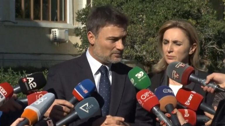 Alibeaj: Katër deputetë të mazhorancës s’mund të votojnë për Presidentin e ri. Janë të etiketuar “non grata”