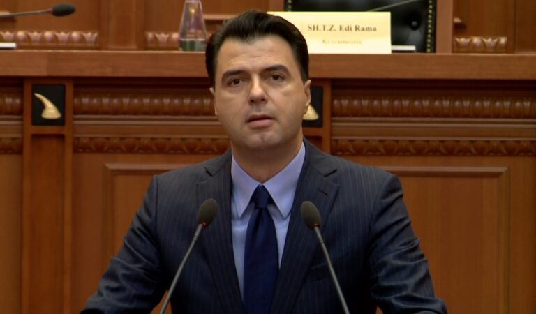 Basha replikon me Ramën: Ti je nona dhe baba e së keqes!