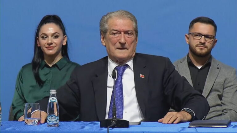Vetting-u i politikanëve, Berisha: Propozimi i Bashës është rrëzuar nga Venecia