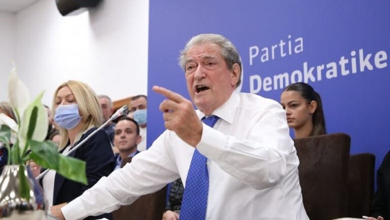 Foltorja si lufta italo-greke!