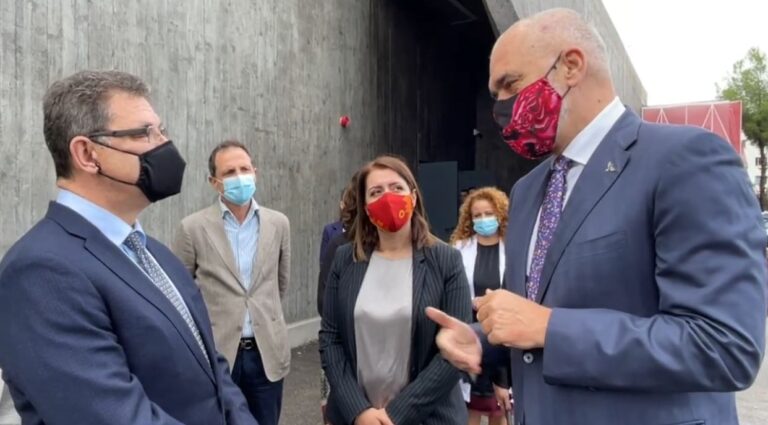 Shefi i kompanisë Pfizer vjen në Shqipëri. Kryeministri Rama: Angazhim të palëkundur në sigurimin e vaksinës deri në fund