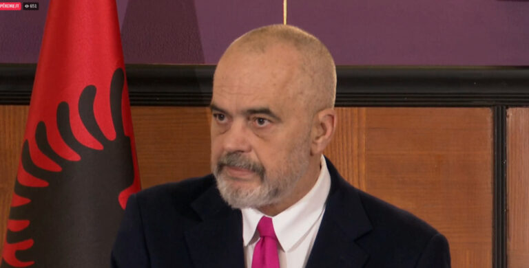 Kryeministri Rama për Politico.eu: Shqipëria po bëhet gati për në BE, pavarësisht grindjeve brenda bllokut