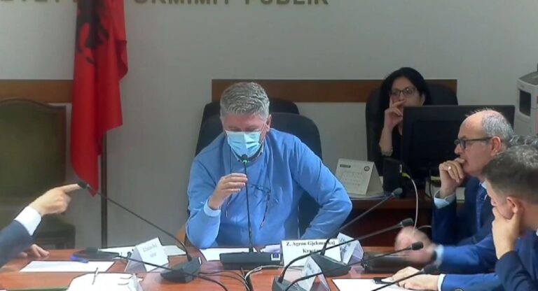 Gjekmarkaj largohet nga Komisioni i Edukimit: Erdha për respekt, nuk rri dot për arsye shëndetësore
