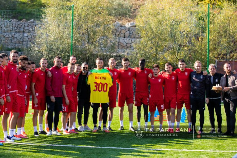 300 ndeshje me Partizanin, klubi i “demave” surprizon portierin Hoxha në stërvitje