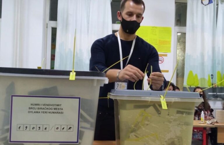 Mbyllet procesi i votimeve në zgjedhjet lokale në Kosovë, sot dalin rezultatet e para
