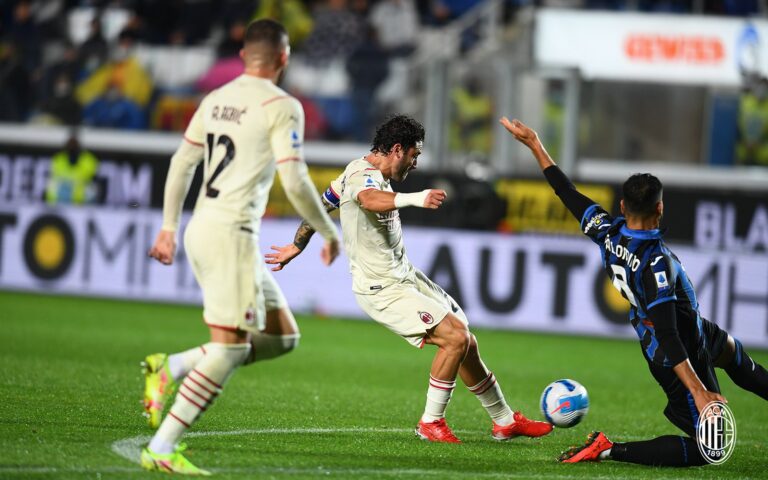 Milani fiton dhe merr vendin e dytë, Atalanta zgjohet vonë (VIDEO)
