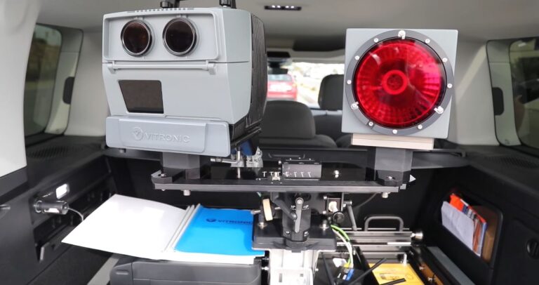 Rama nxjerr pamje të autoveturës inteligjente që do të monitorojë shkeljet e Kodit Rrugor (VIDEO)