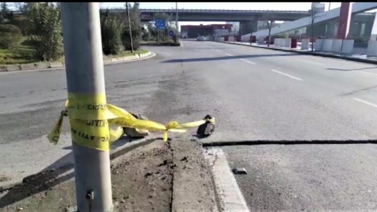 Aksident në hyrje të qytetit të Lezhës. Makina përplas drejtuesin e motoçikletës