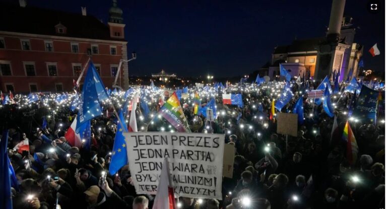 Shpërthejnë protestat në Poloni! Vendi si në“luftë civile”, kërcënon daljen nga BE