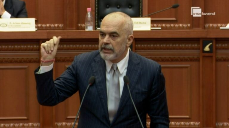 Rama në Kuvend: PD si një zog krenar me dy koka që përpëlitet, por jo shqiponjë