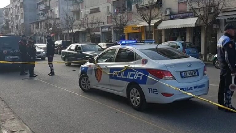Panik, qëllohet me armë ndaj një lokali në Shkodër