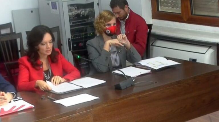 Spiropali mbron projektligjin “për bashkëqeverisje”: Pa mik, pa deputet, pa ryshfet e parti!