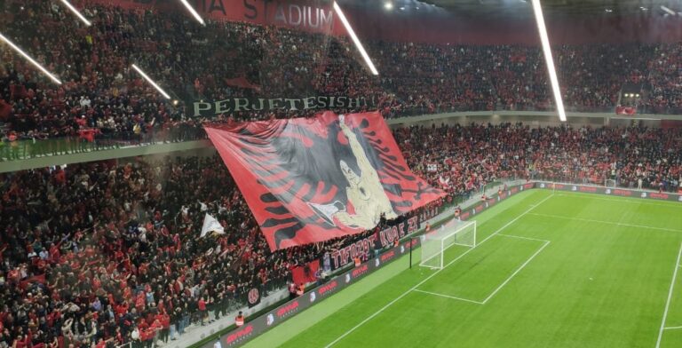 22 mijë tifozë tek “Air Albania”, Fico paralajmëron përkeqësim të situatës së COVID-19
