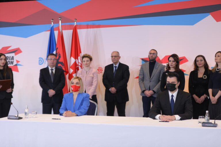 Kryemadhi: Bardhi dhe Basha të kenë kujdes kur flasin për LSI me ambasadoren e SHBA-së